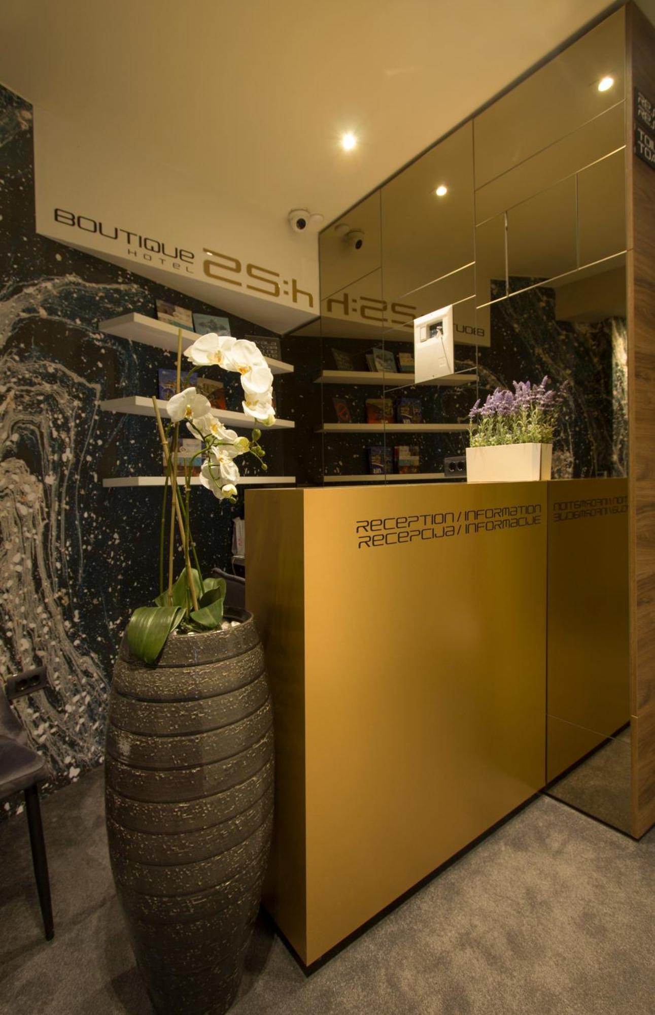Boutique 25H By Eva Stay 018 Nis Exterior photo