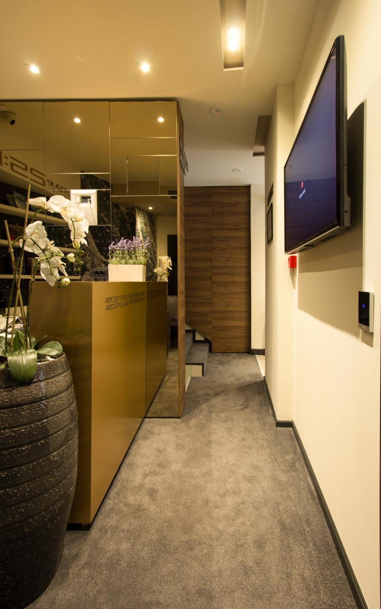 Boutique 25H By Eva Stay 018 Nis Exterior photo